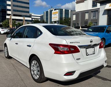 Nissan Sentra 2018 - Thumbnail 4