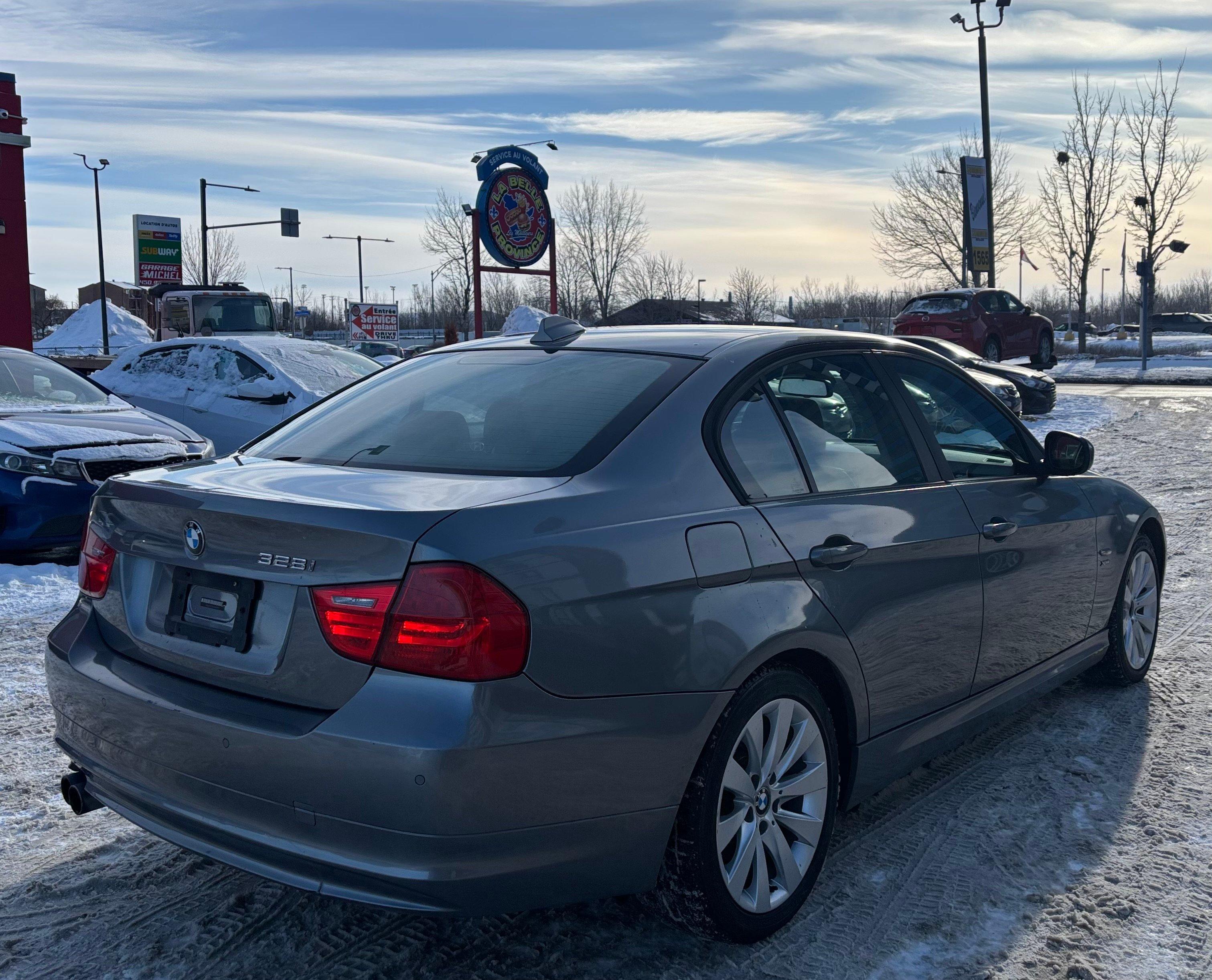 Bmw 3 Series 2010 - Image 6