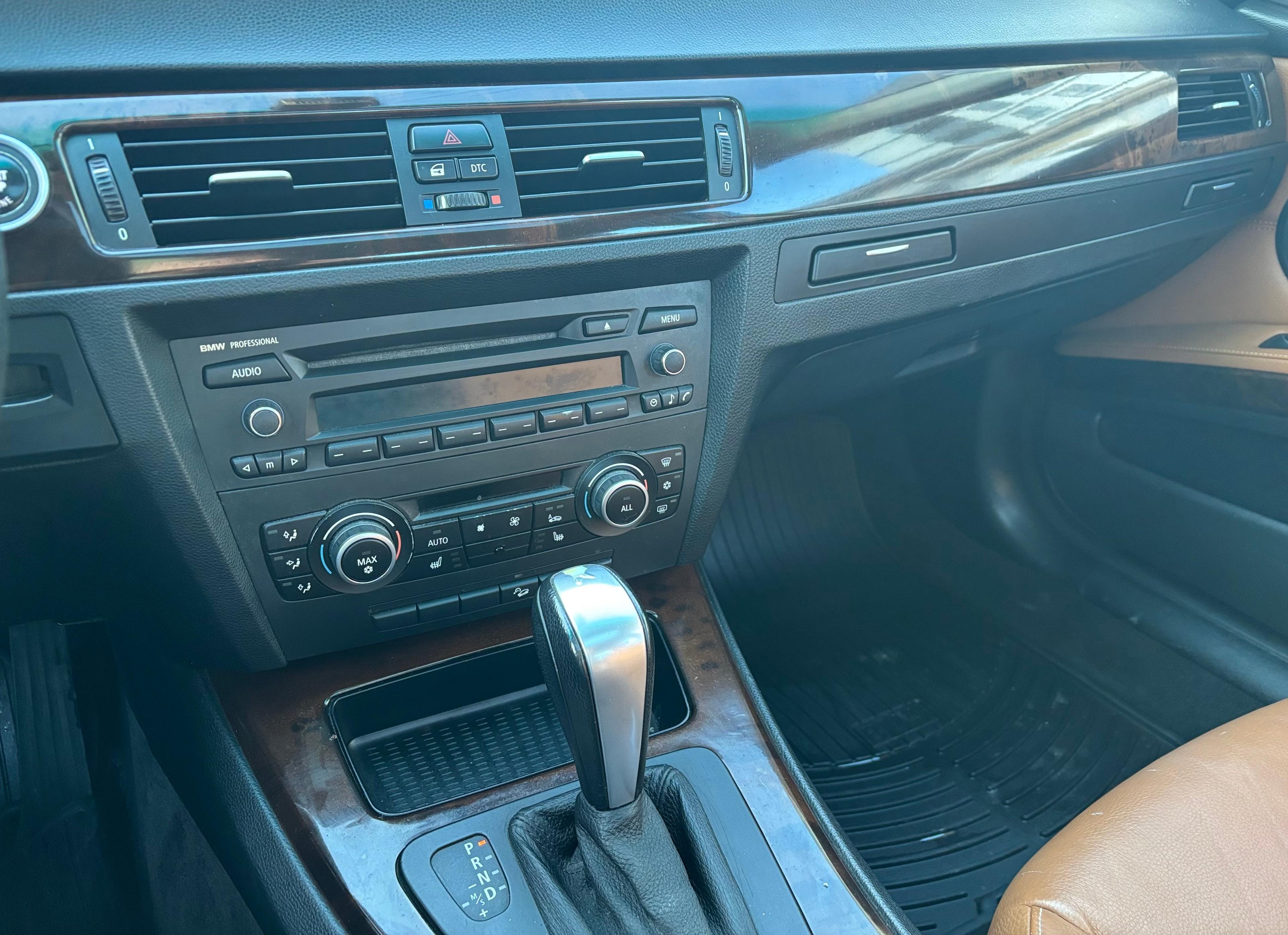 Bmw 3 Series 2010 - Image 15