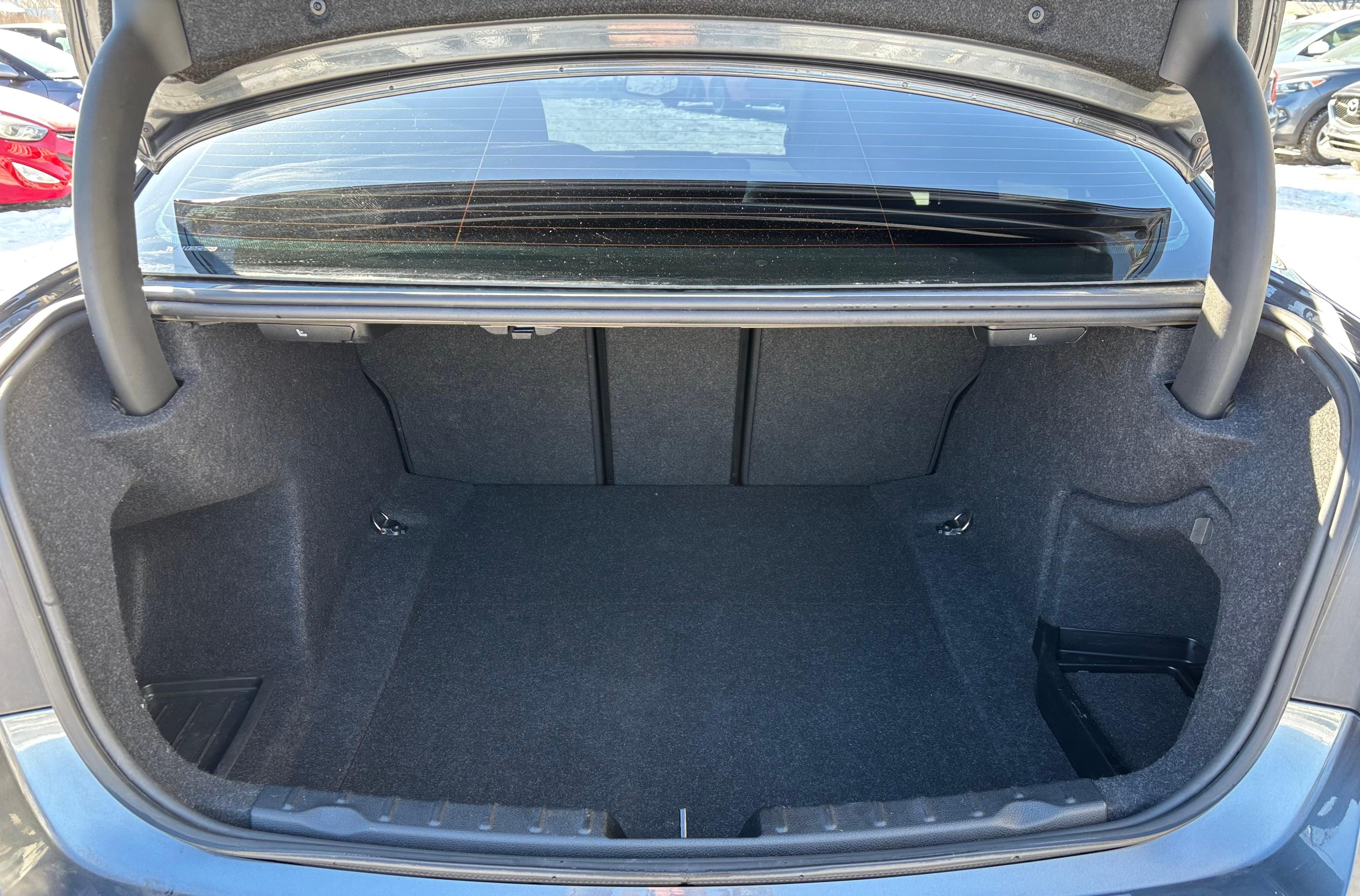 Bmw 330i 2018 - Image 24