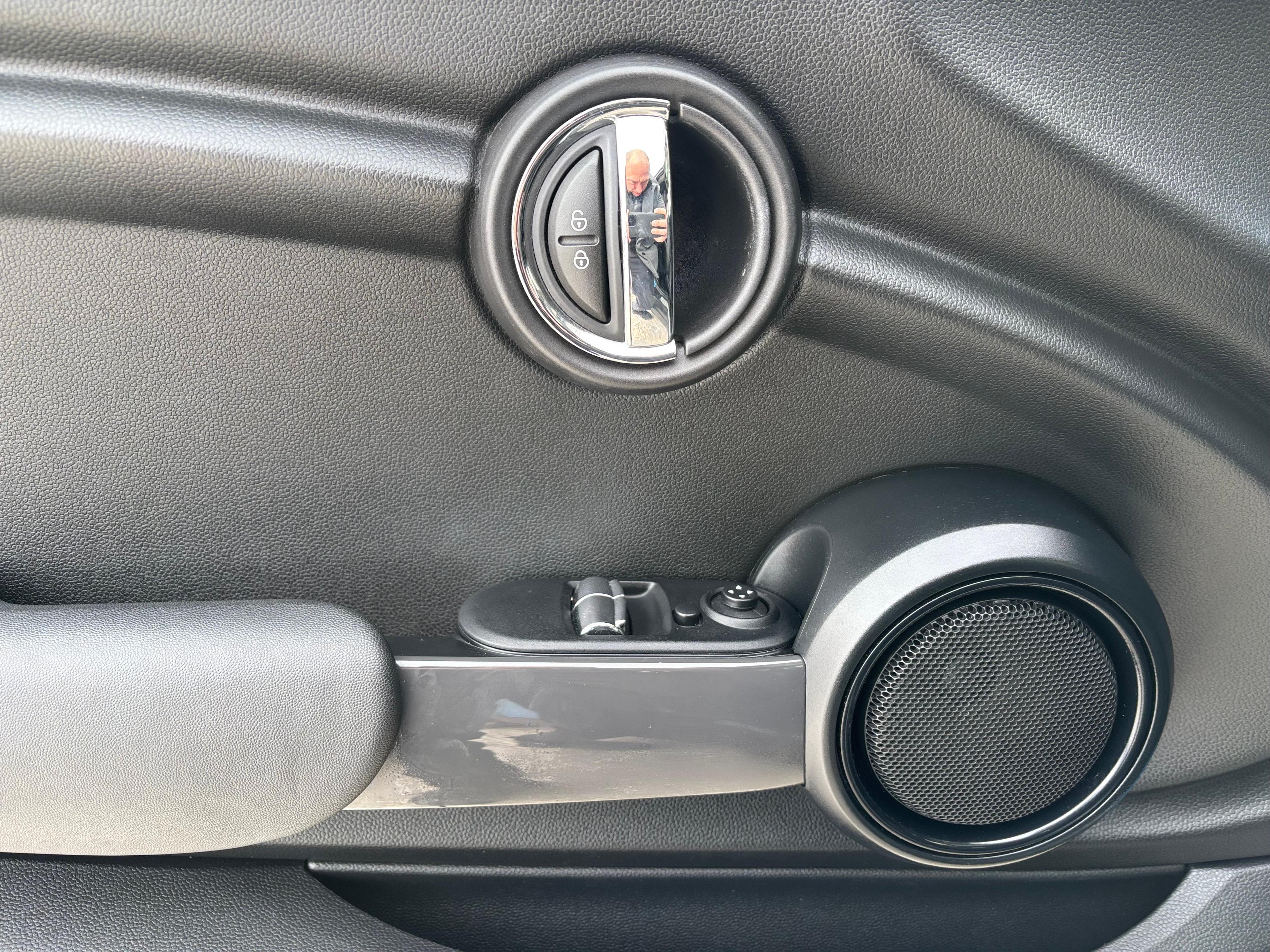 Mini Cooper 2015 - Image 13