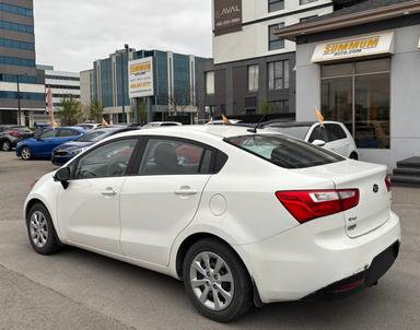 Kia Rio 2015 - Thumbnail 4