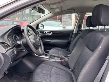 Nissan Sentra 2018 - Thumbnail 10