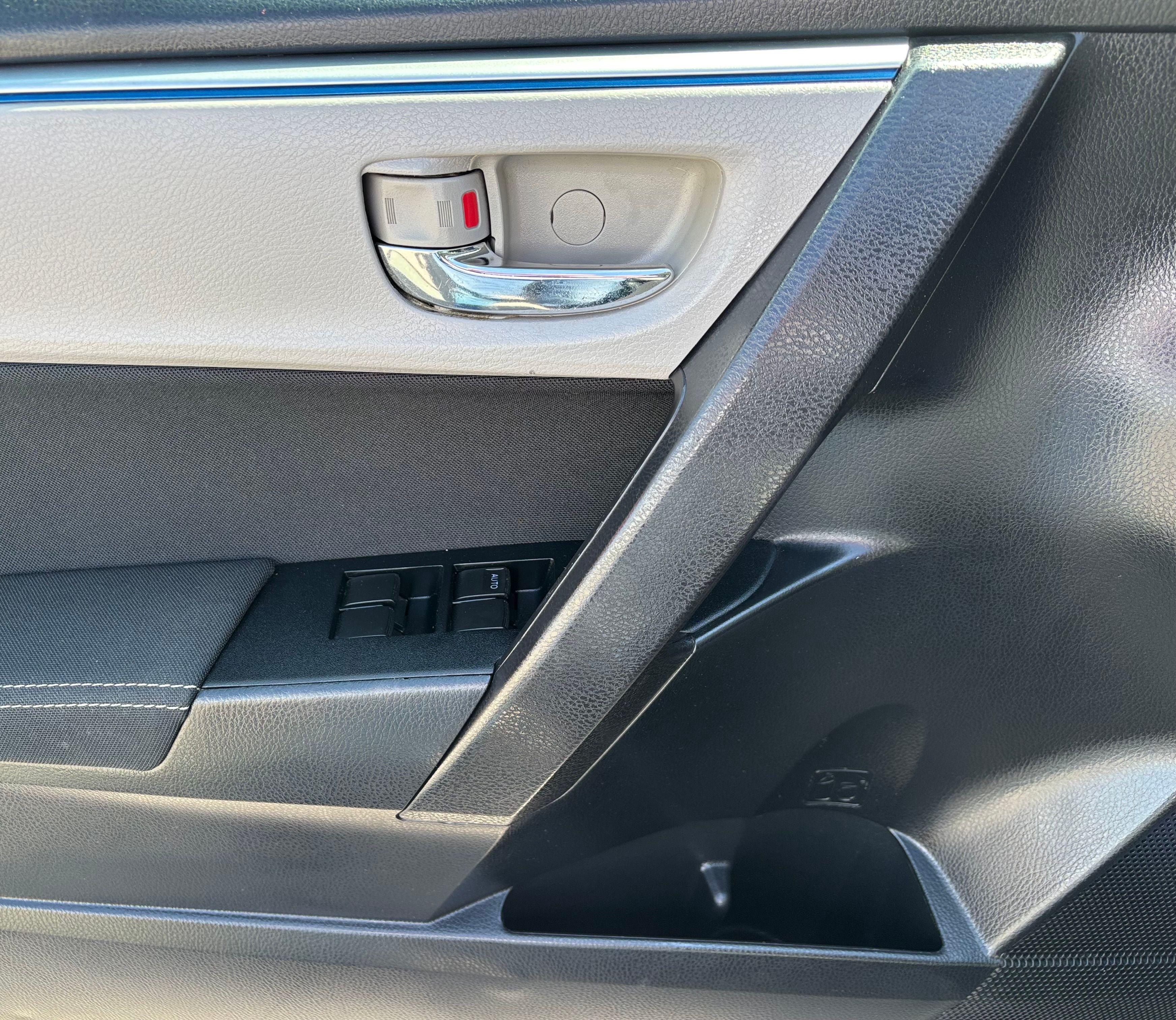 Toyota Corolla 2015 - Image 11