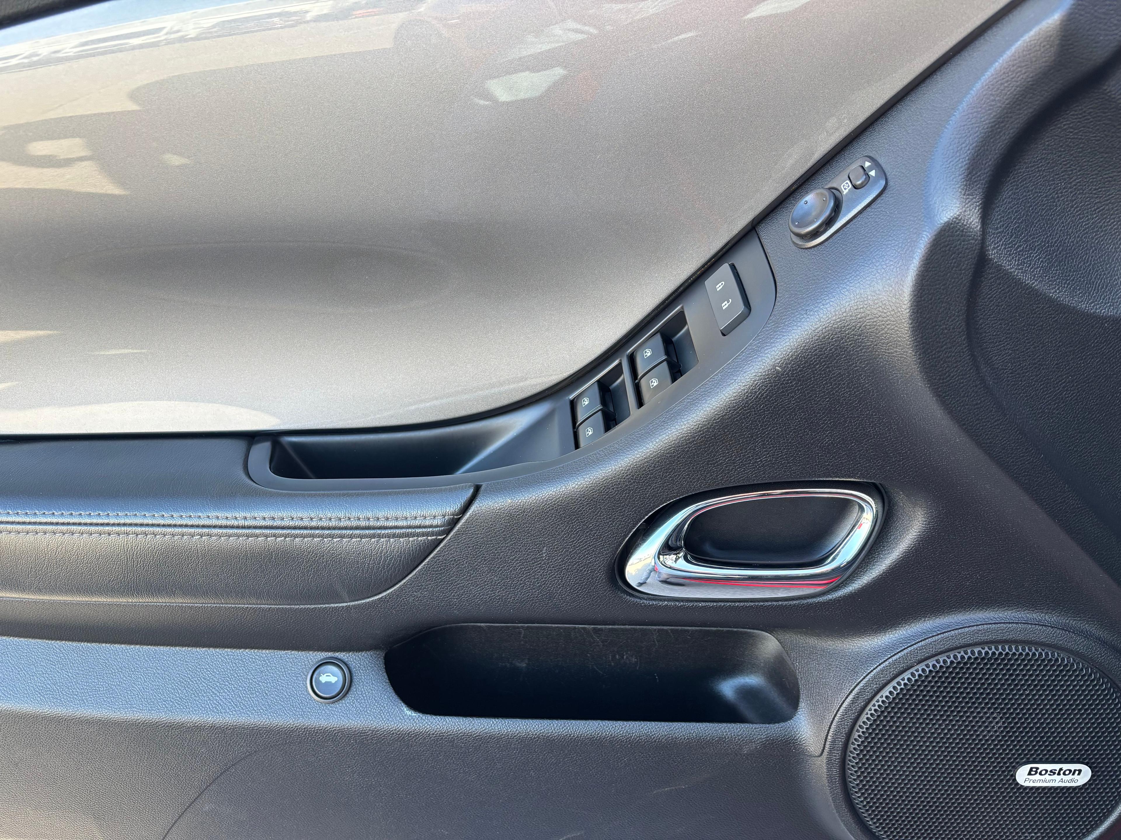 Chevrolet Camaro 2015 - Image 20