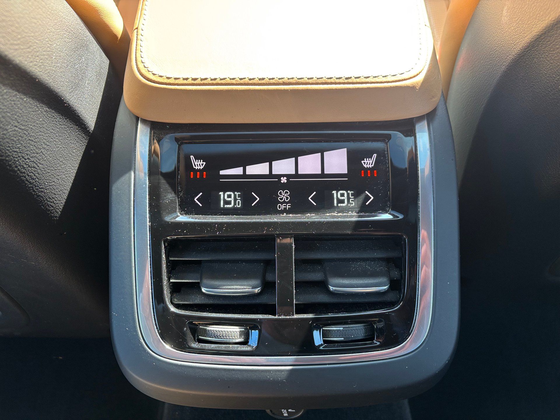Volvo S90 2017 - Thumbnail 27