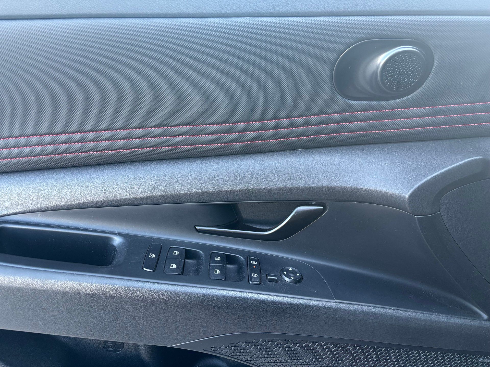 Hyundai Elantra 2024 - Thumbnail 12