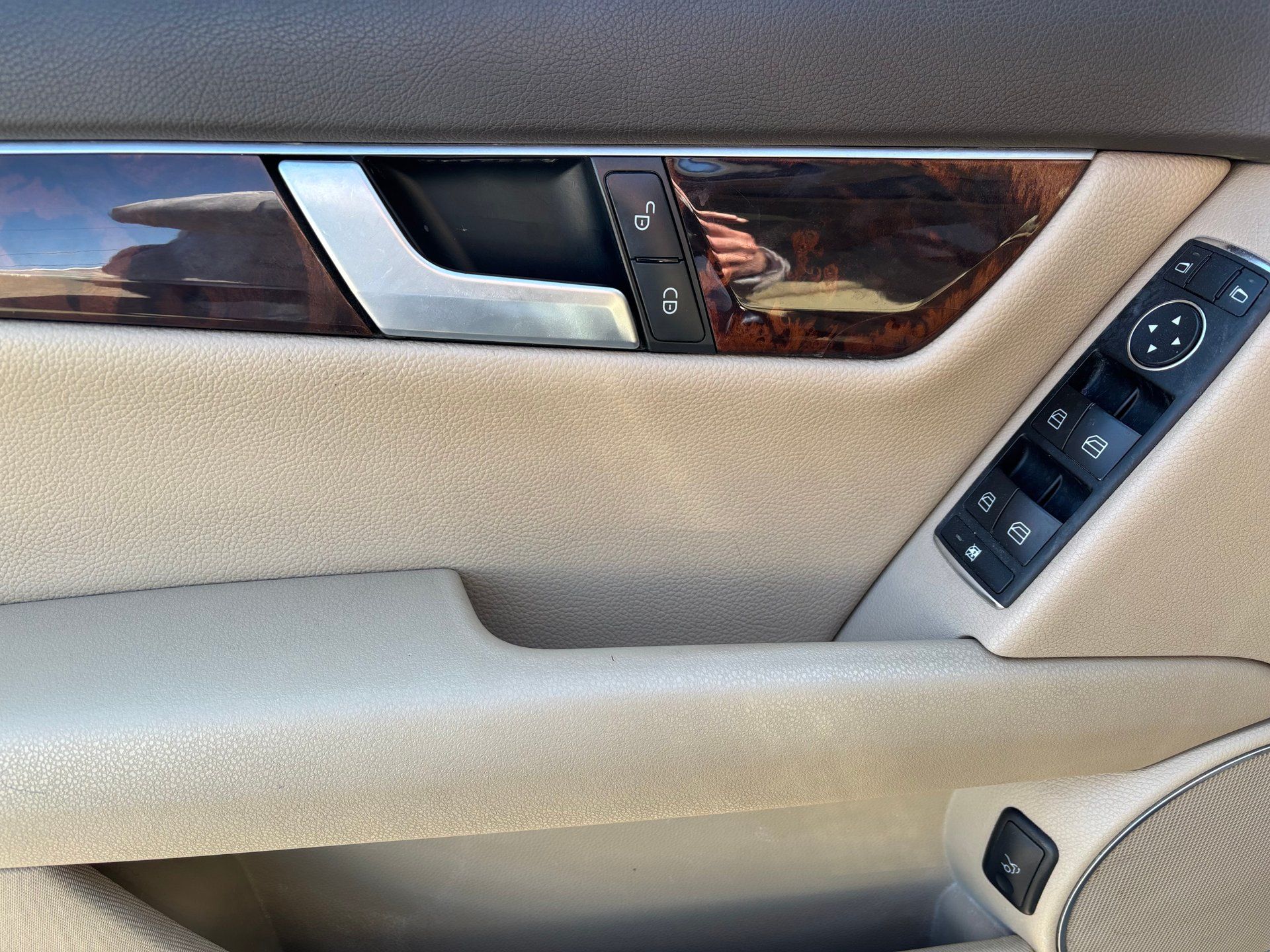 Mercedes-Benz C 300 2014 - Image 11