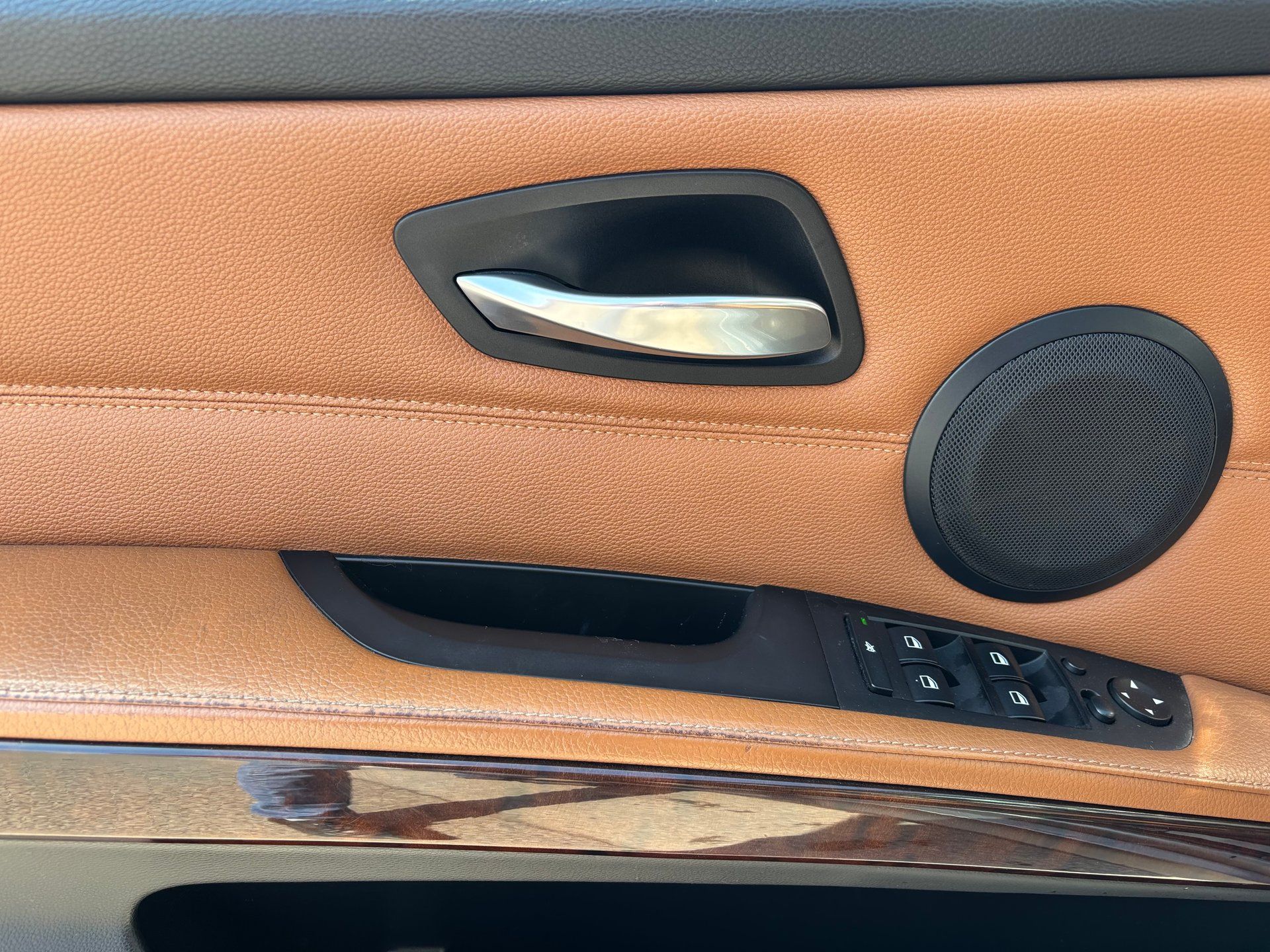 BMW 3 Series 2010 - Image 10