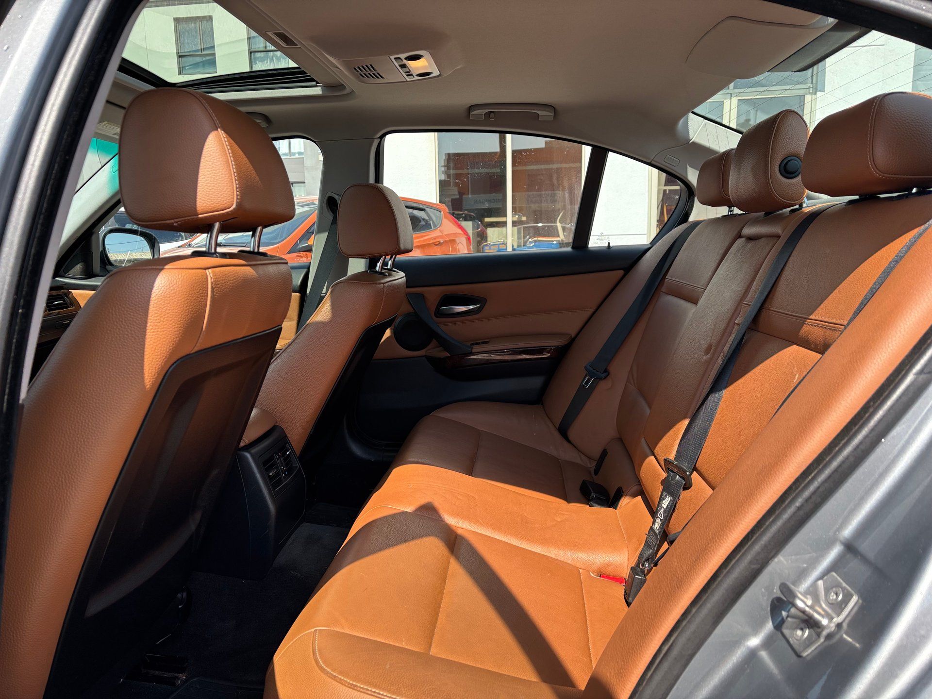 BMW 3 Series 2010 - Image 15
