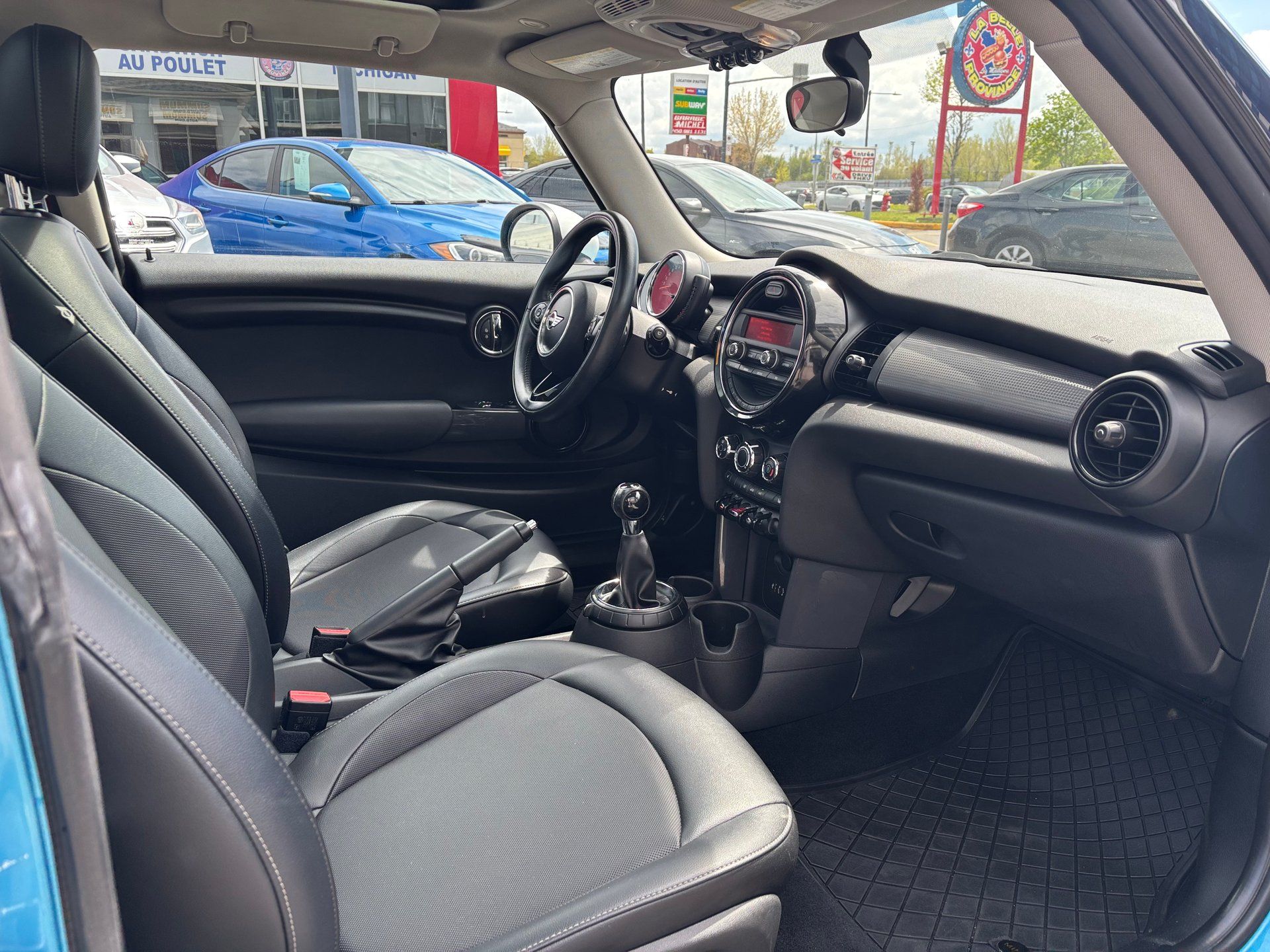 Mini Cooper 2015 - Image 21