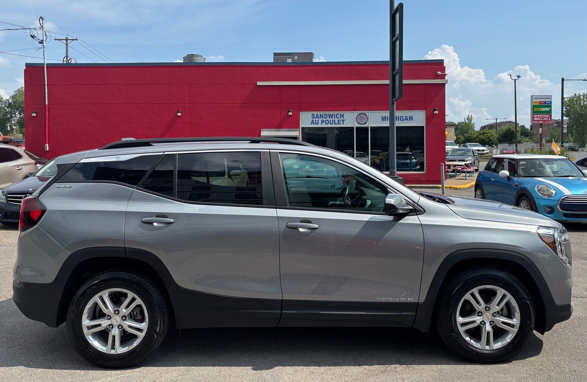 GMC Terrain 2023 - Image 7