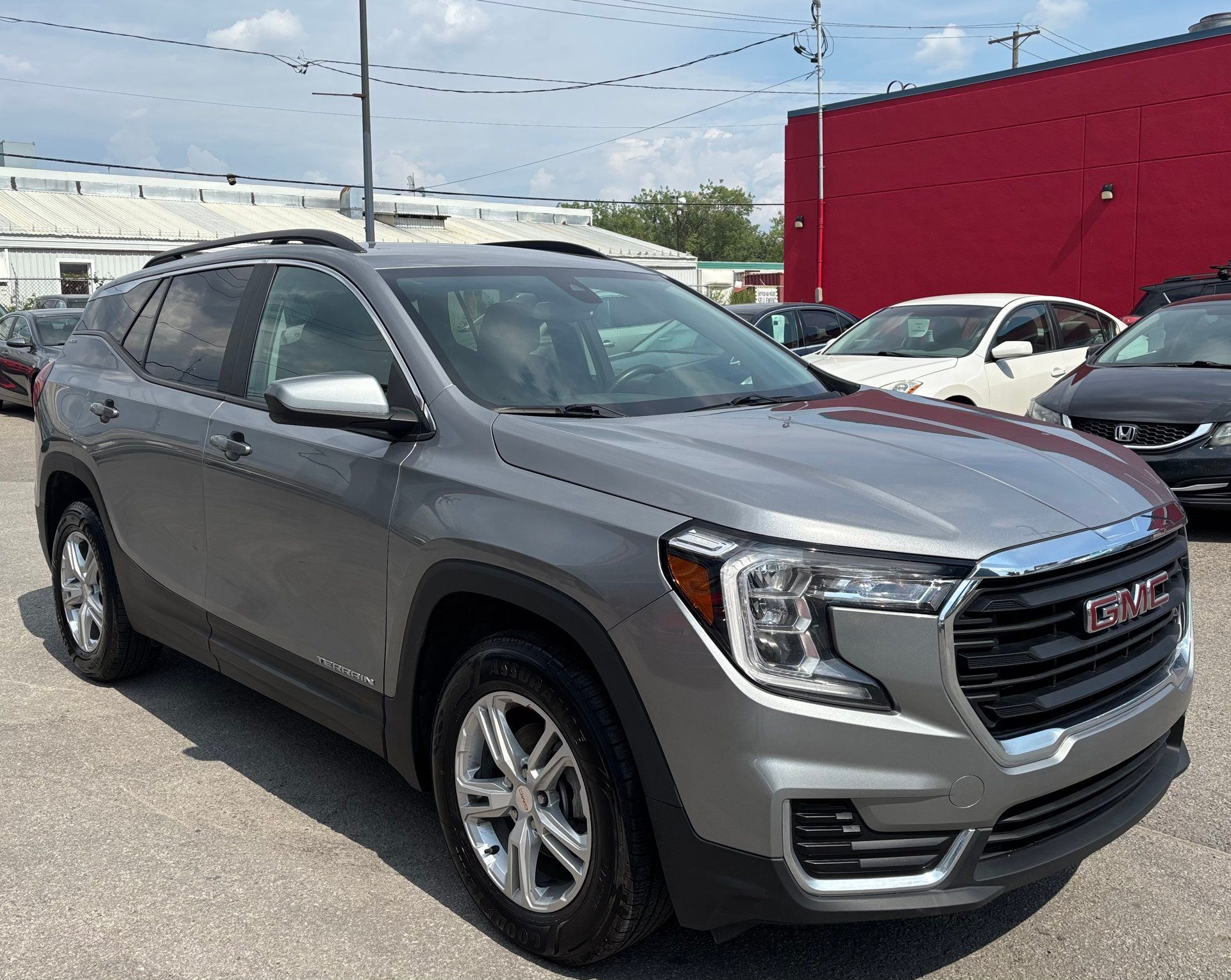 GMC Terrain 2023 - Image 8