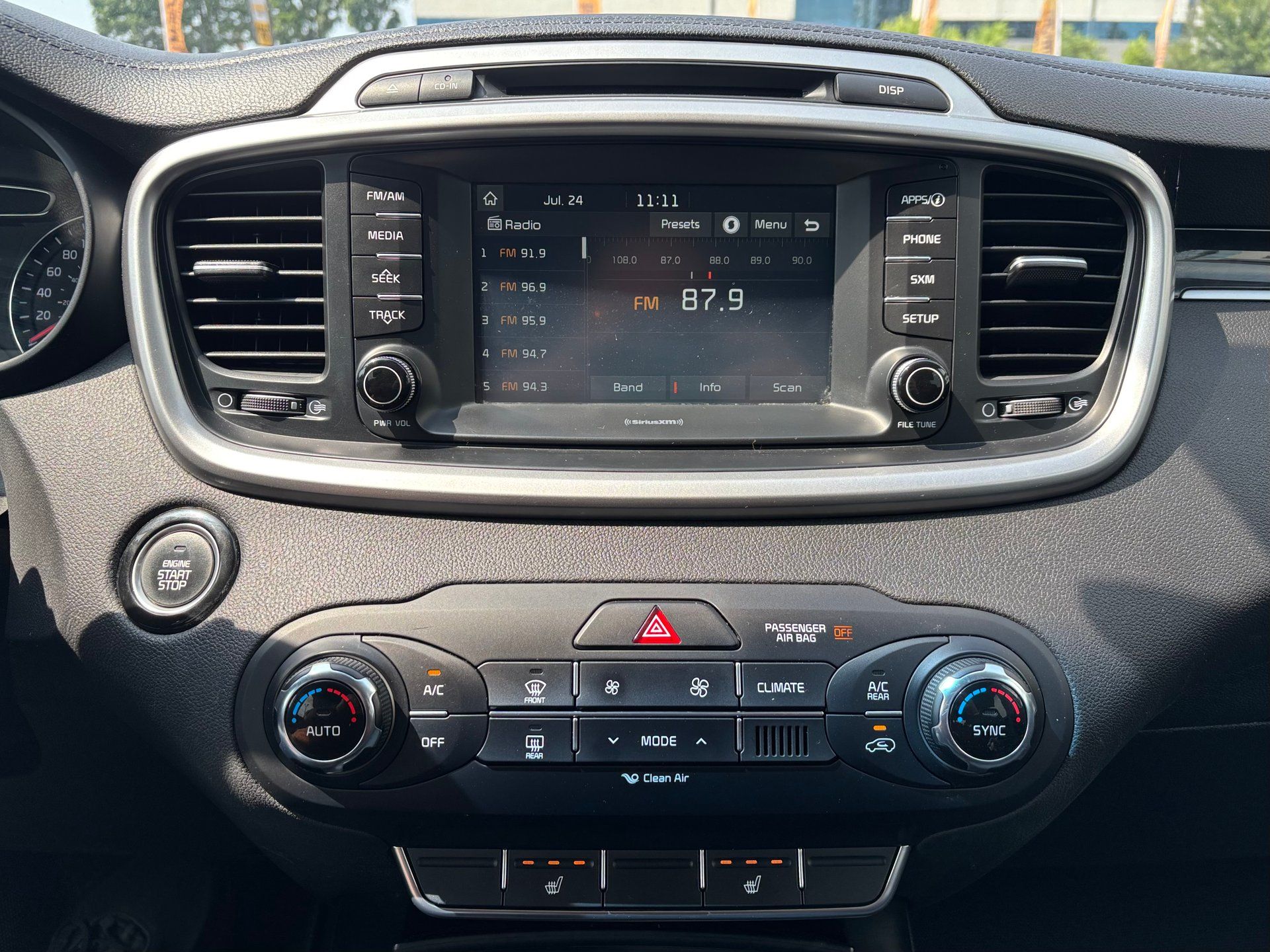 Kia Sorento 2017 - Image 17