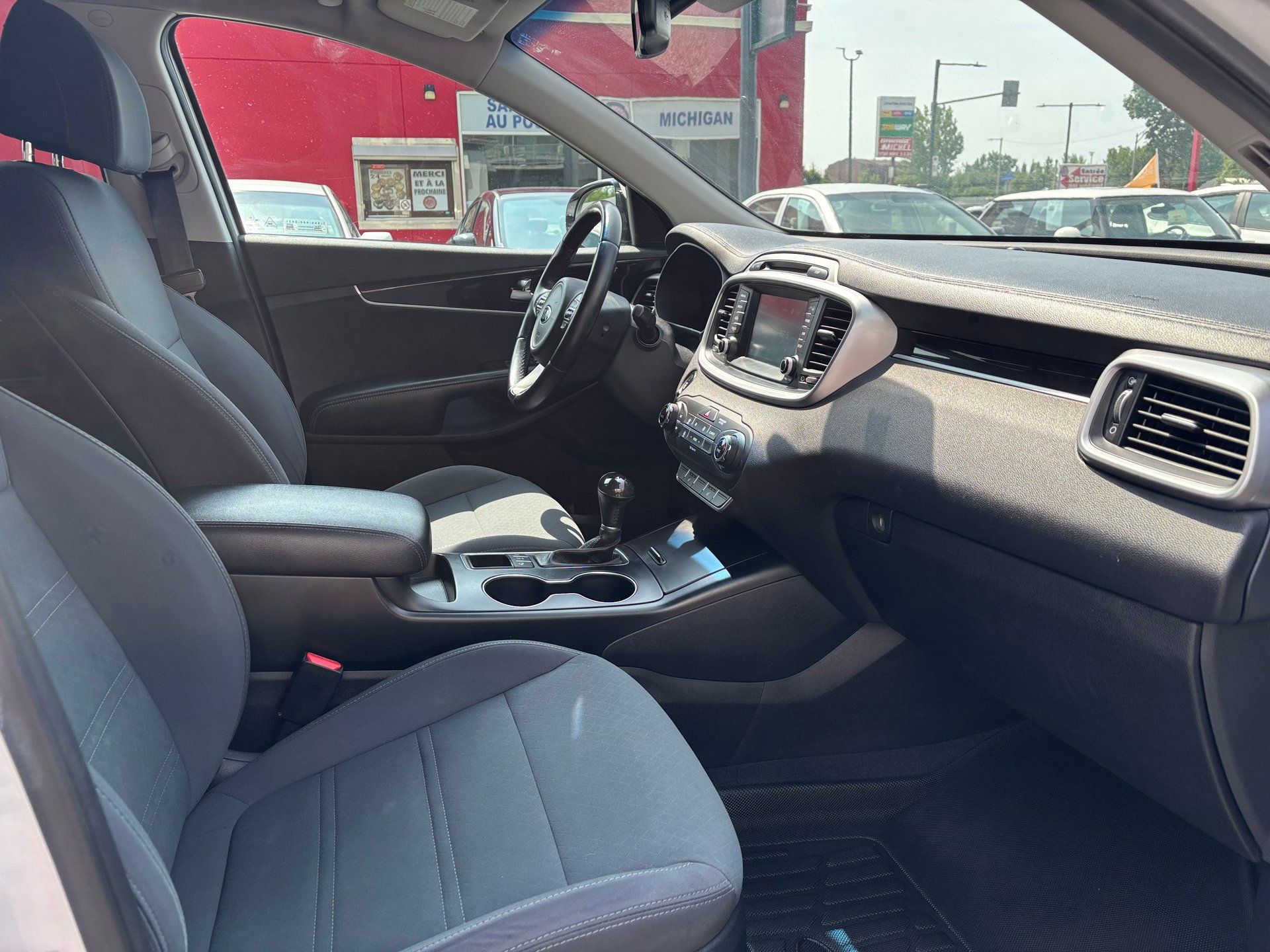 Kia Sorento 2017 - Image 19