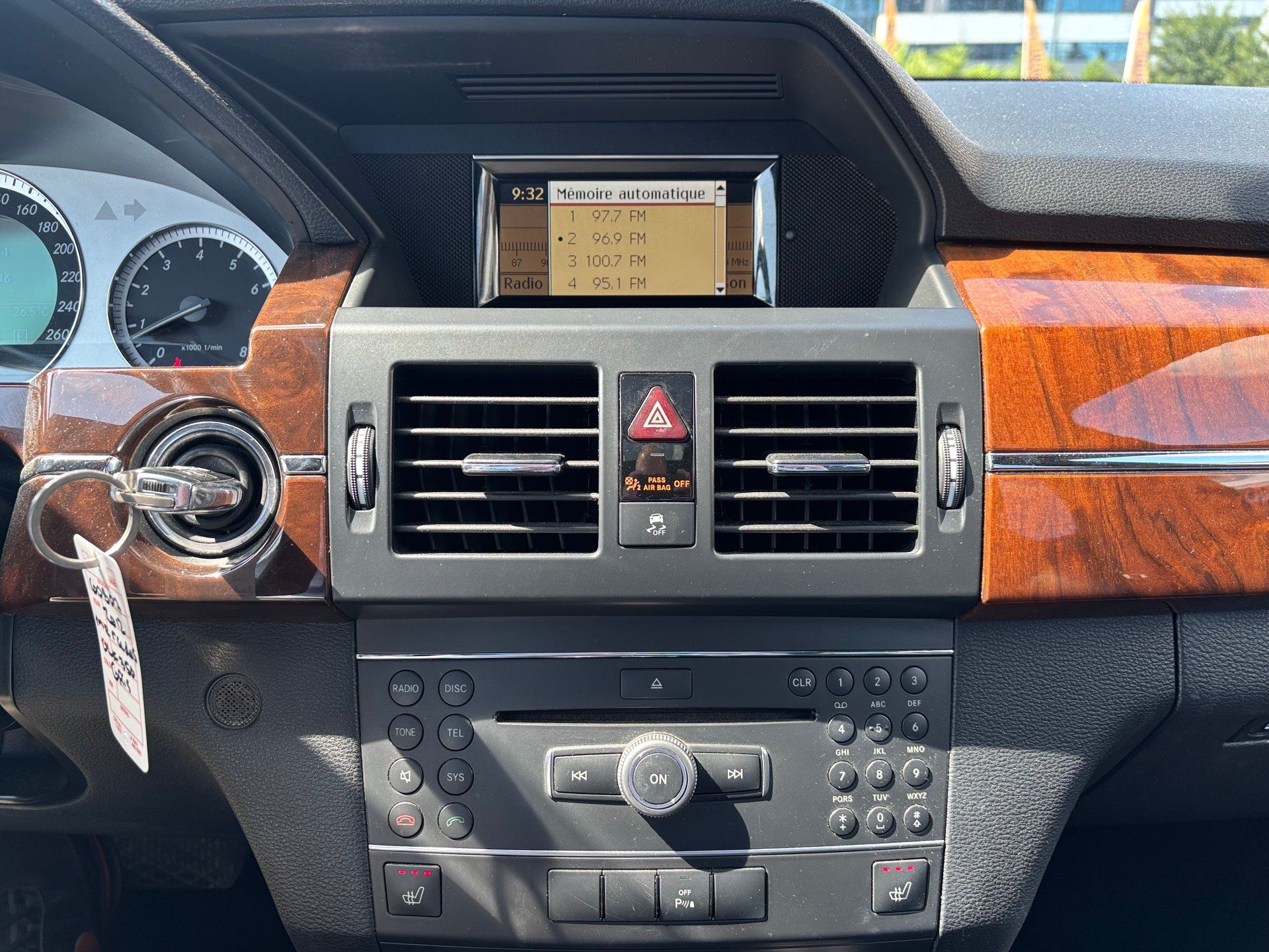 Mercedes-Benz GLK 350 2012 - Image 17