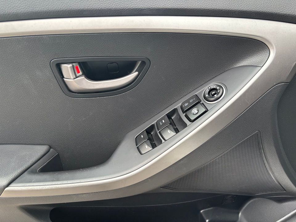 Hyundai Elantra GT 2013 - Image 12