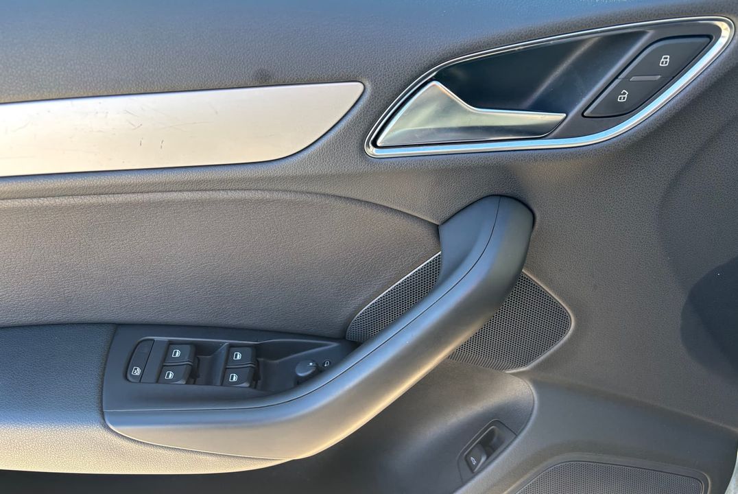 Audi Q3 2016 - Image 11