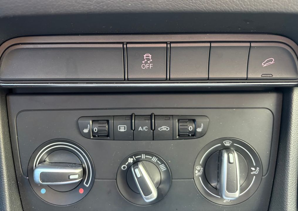 Audi Q3 2016 - Image 17