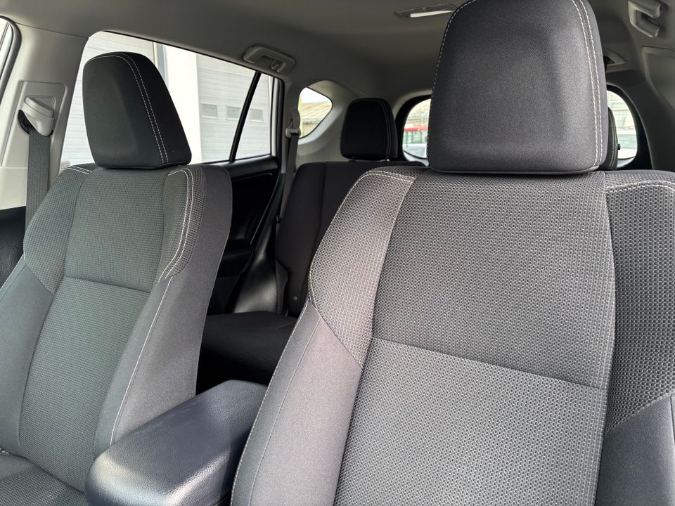 Toyota RAV4 Hybrid 2018 - Image 12