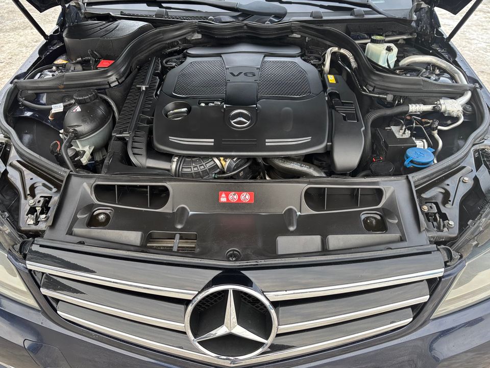 Mercedes-Benz C 300 2014 - Image 22
