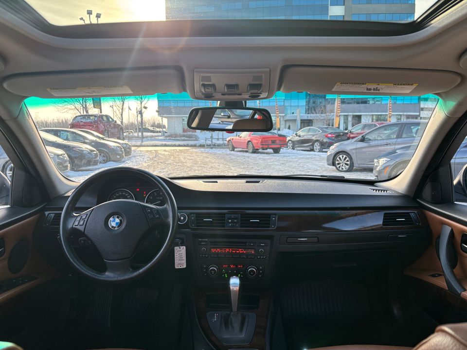 BMW 3 Series 2010 - Image 19