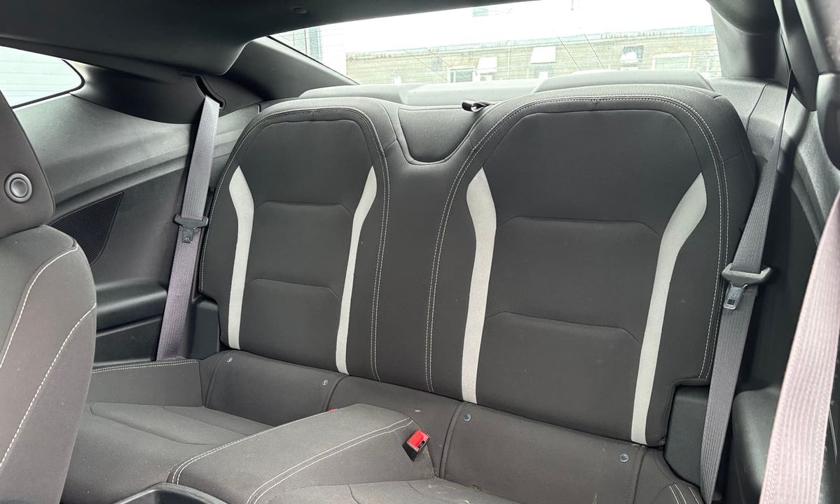 Chevrolet Camaro 2017 - Image 18