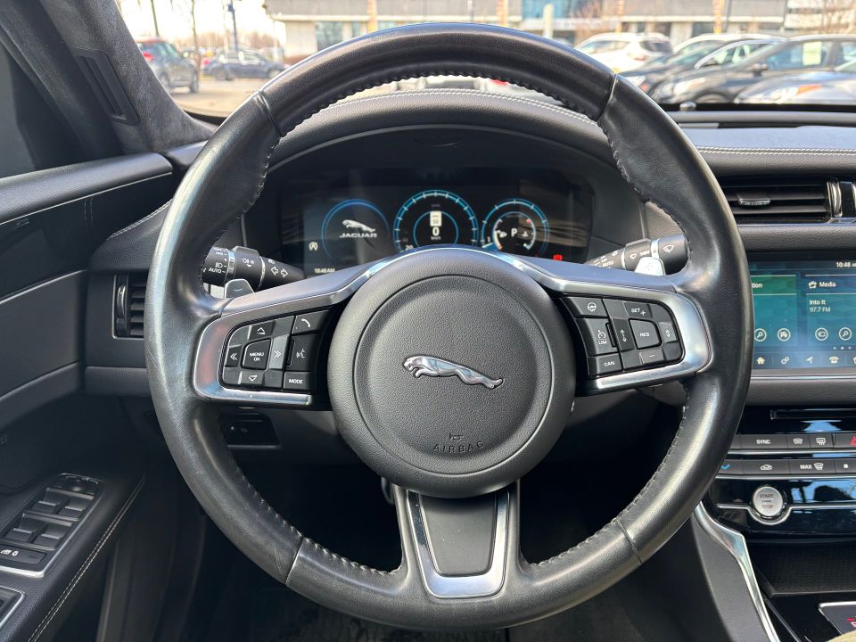 Jaguar XF Sedan 2020 - Image 15