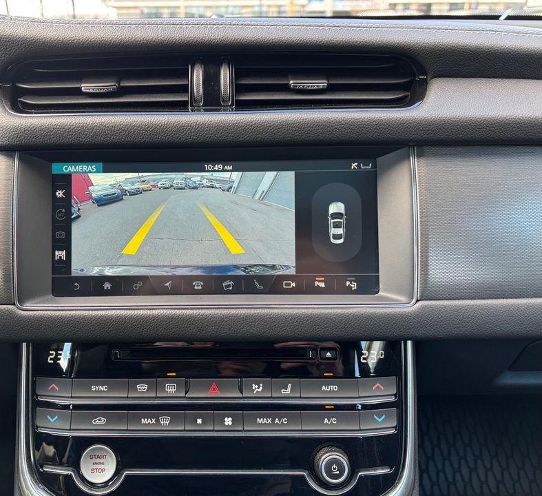 Jaguar XF Sedan 2020 - Image 17