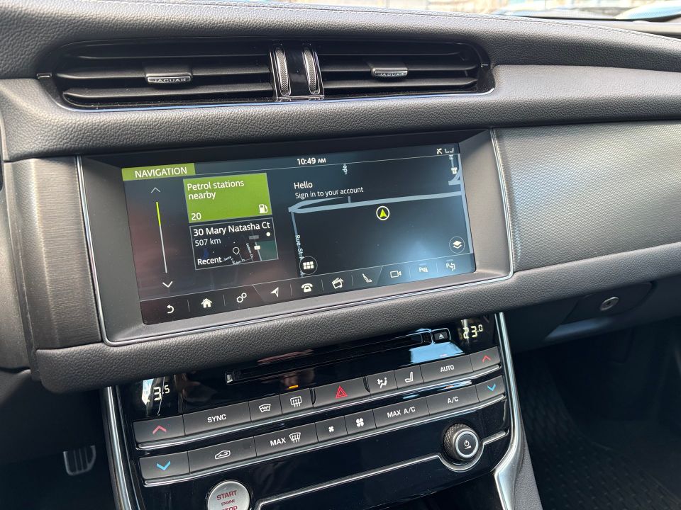 Jaguar XF Sedan 2020 - Image 18