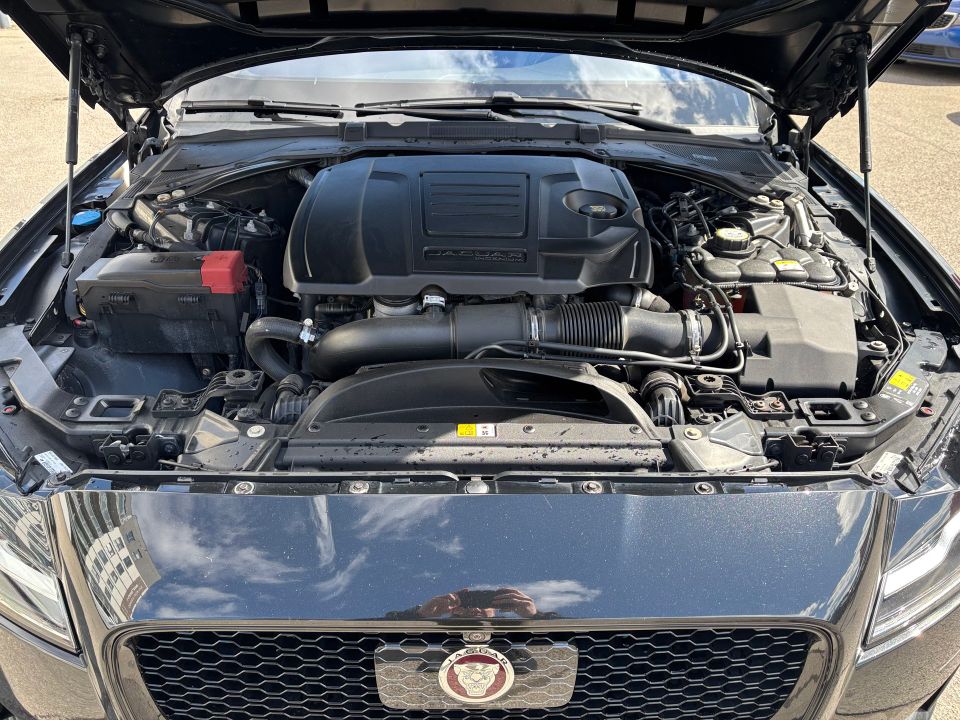 Jaguar XF Sedan 2020 - Image 24