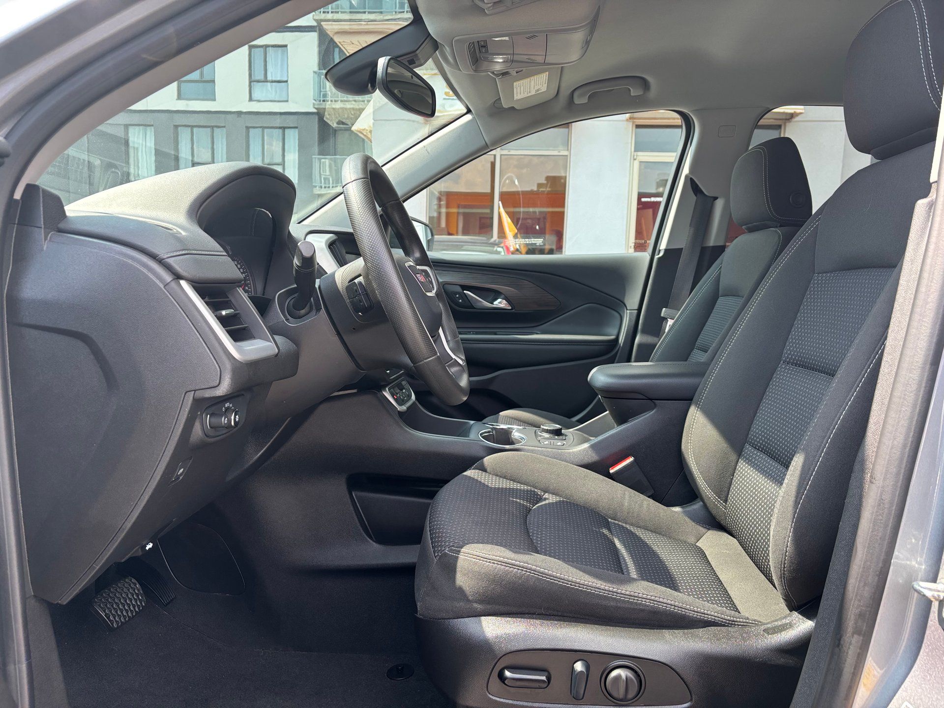 GMC Terrain 2023 - Thumbnail 14