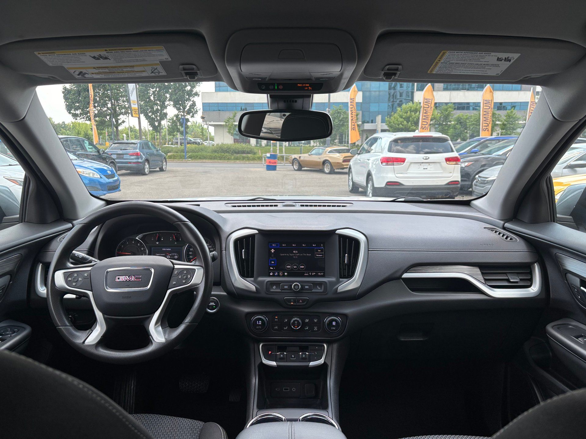 GMC Terrain 2023 - Thumbnail 25