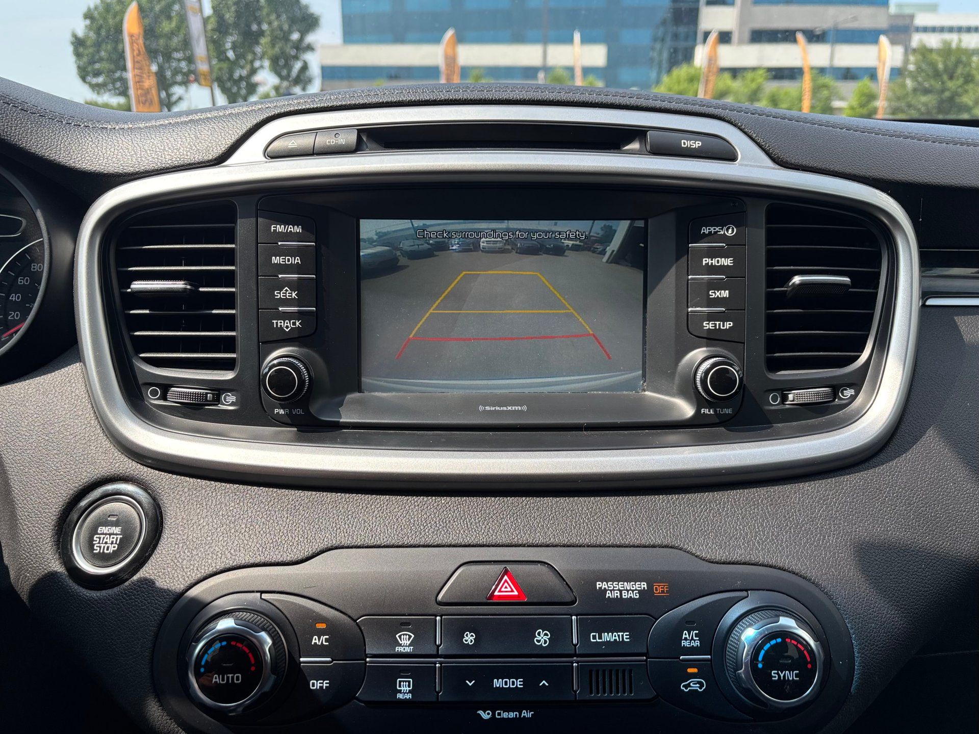 Kia Sorento 2017 - Thumbnail 18