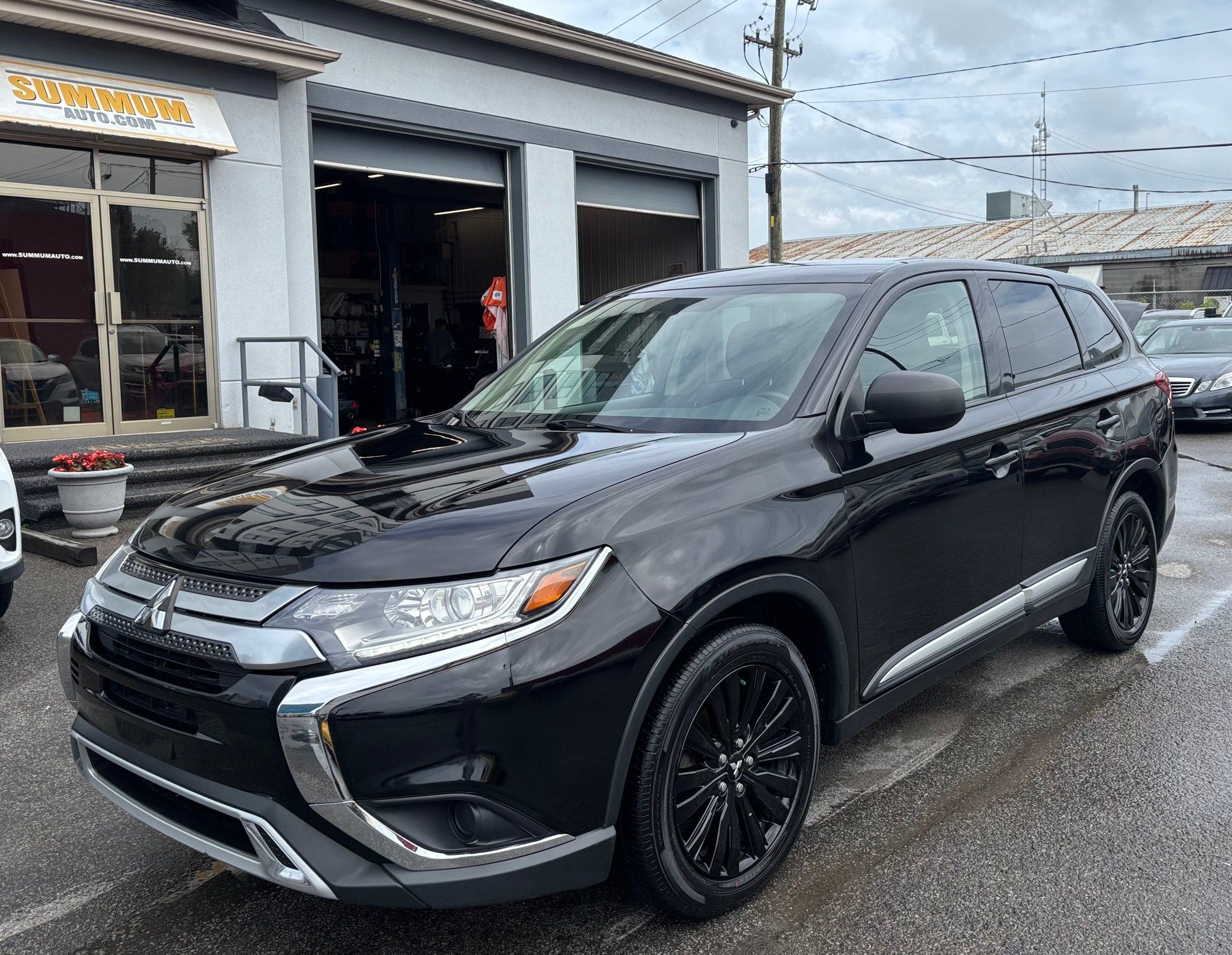 Mitsubishi Outlander 2019 - Thumbnail 1