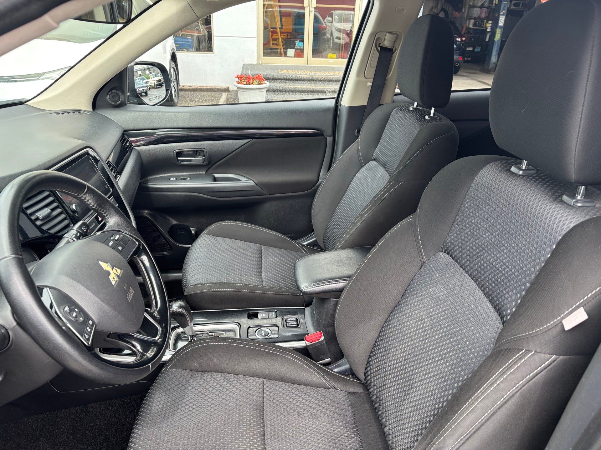 Mitsubishi Outlander 2019 - Thumbnail 14